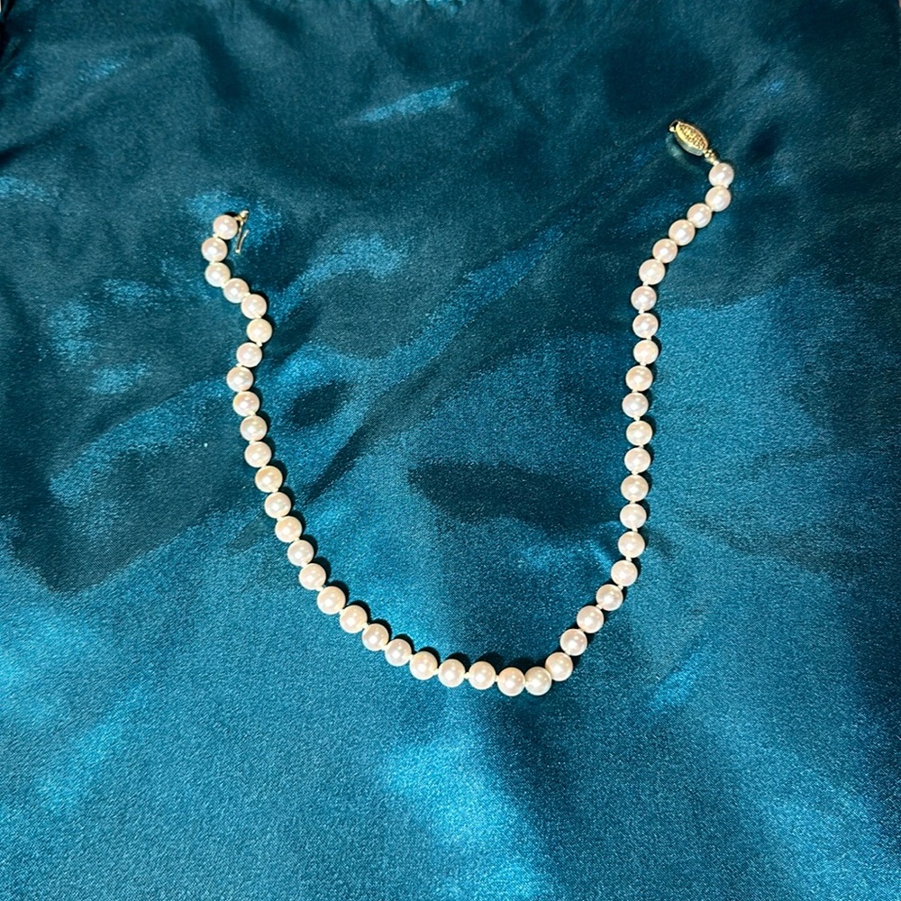 Genuine pearl necklace